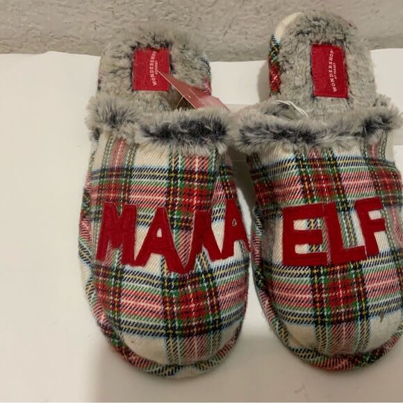 COPY - Wondershop Mama Elf Plaid Slippers 5 /6 - Picture 1 of 8